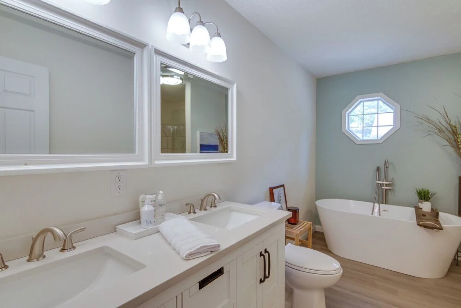 < 4 Mi to Shore: 'asteri House' in Rehoboth Beach!