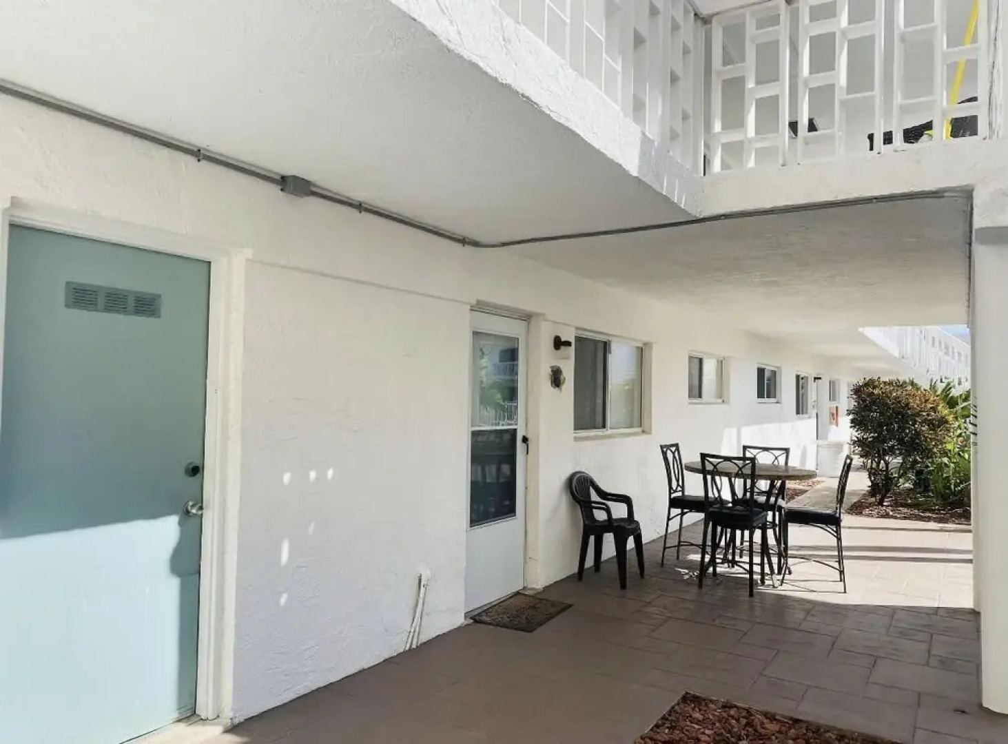 Studio With Full bed Near the Beach!!