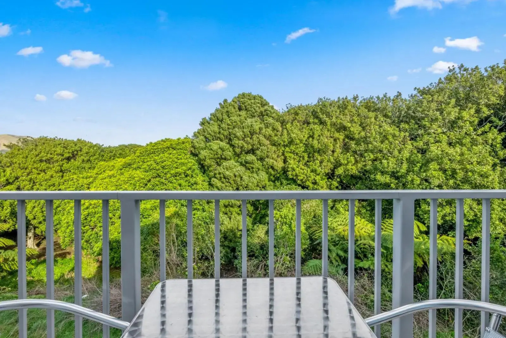 Slice of Paradise - Waikanae Self-Contained Holiday Unit