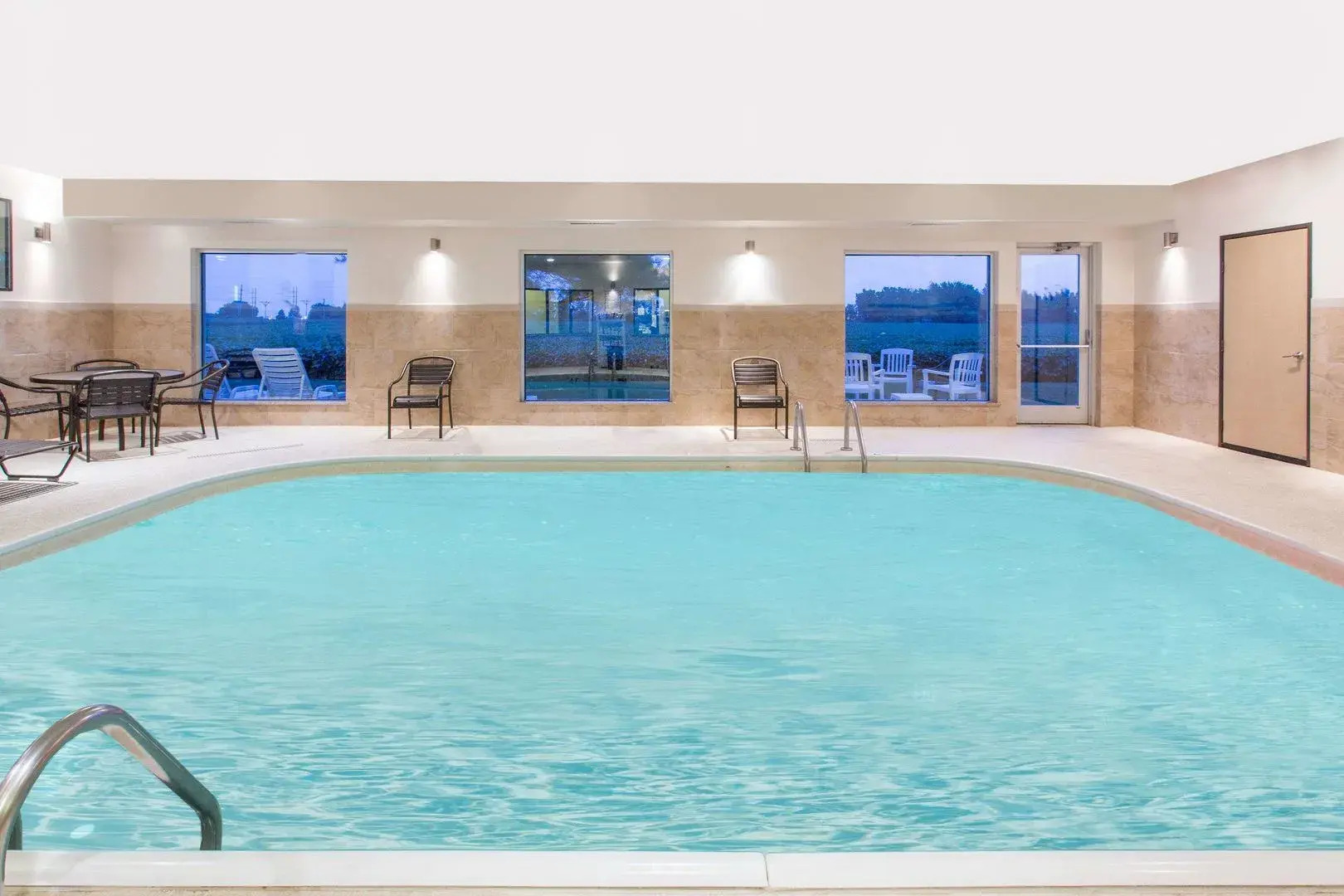 Clarion Pointe Mattoon near University