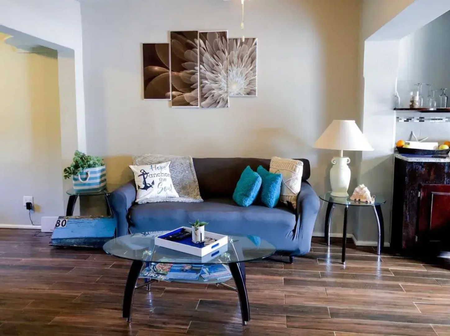 Acacia Express a Nautical Themed Getaway With Twizy Charger Near Dockyard