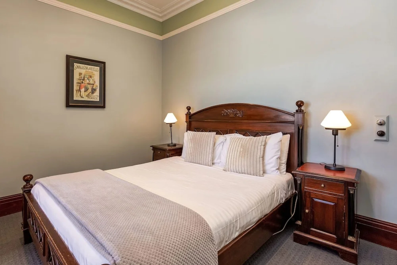 Caves House