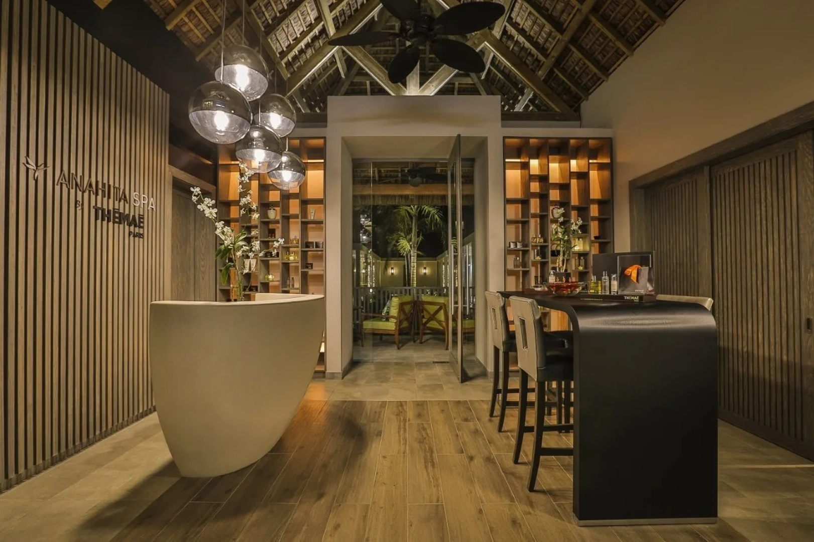 The Bay Club at Anahita