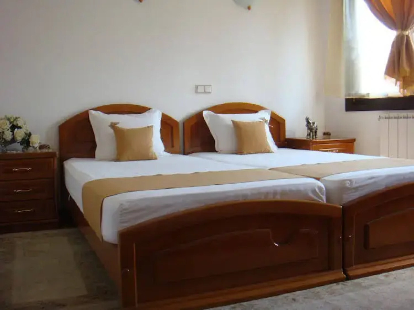 Elegance Hotel