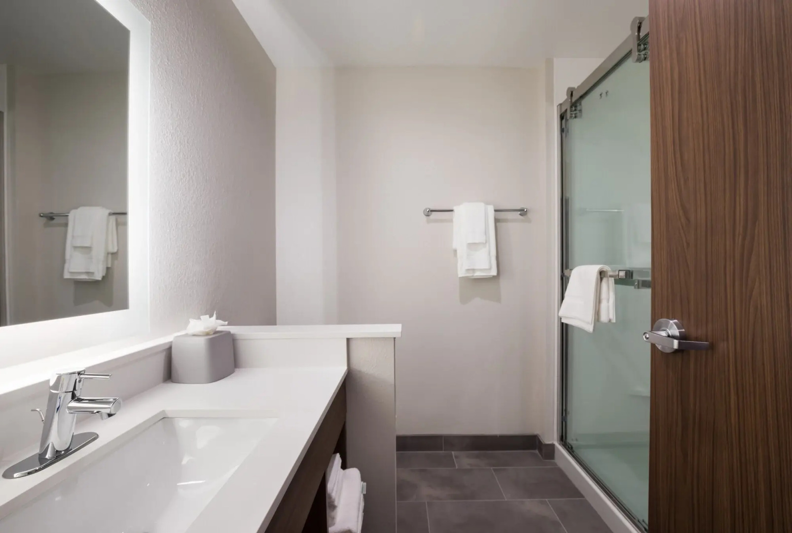 Holiday Inn Express & Suites Chicago - Hoffman Estates