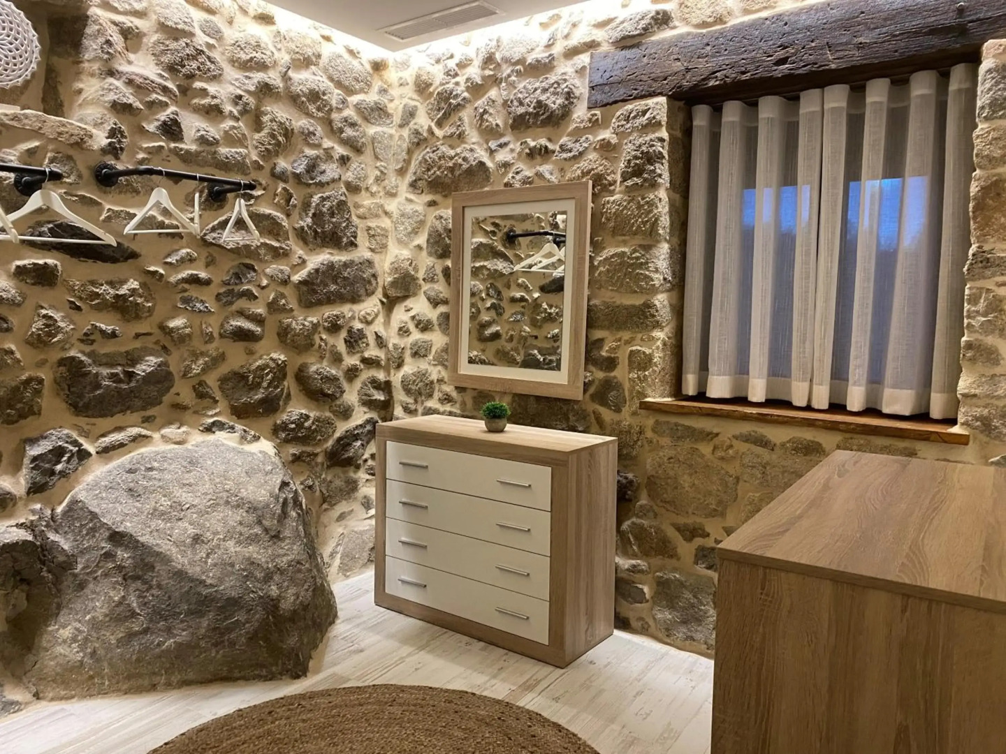 As Penedas, Casa dos Arcos