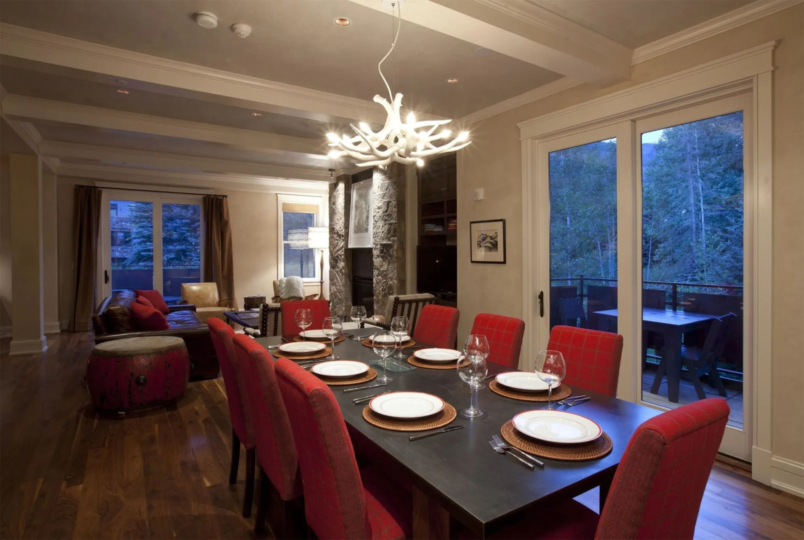 Element 52, Auberge Collection