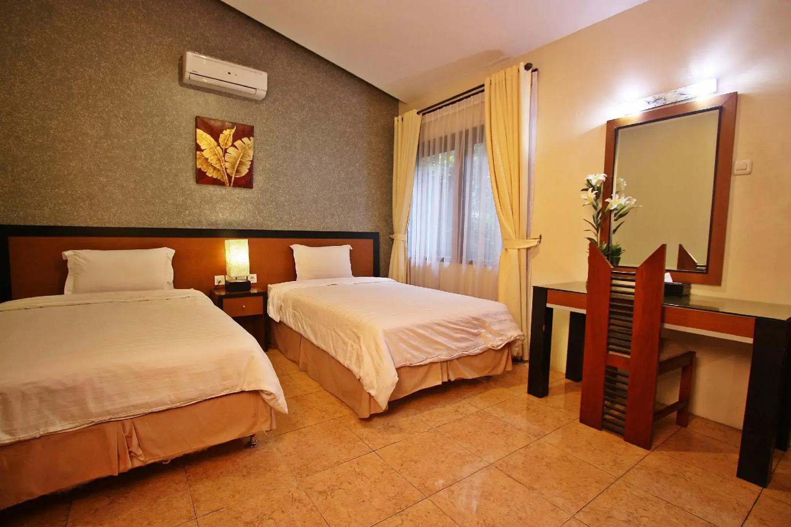 Grand Ussu Hotel & Convention