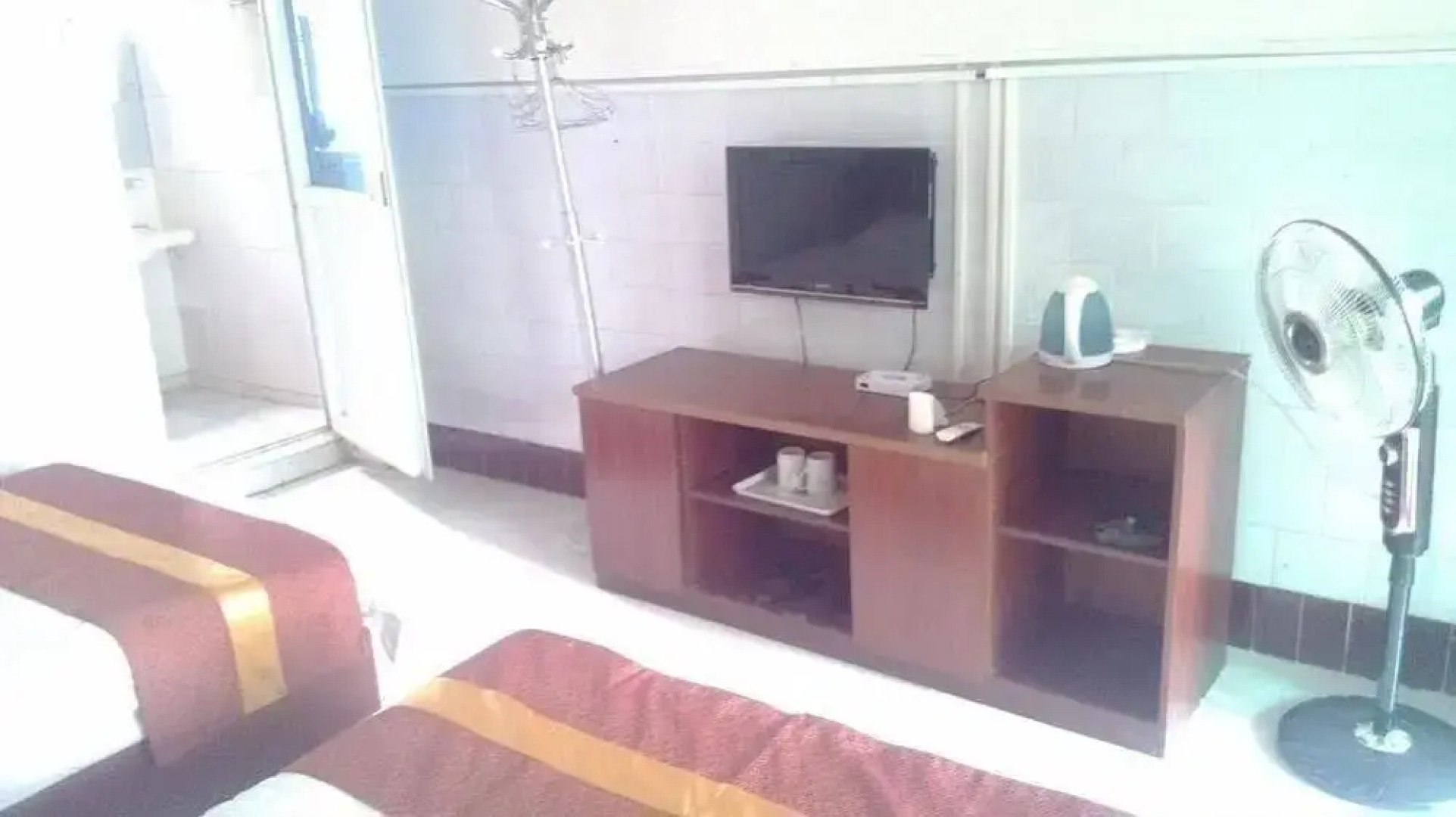 Wuzhishan Baolong Hotel