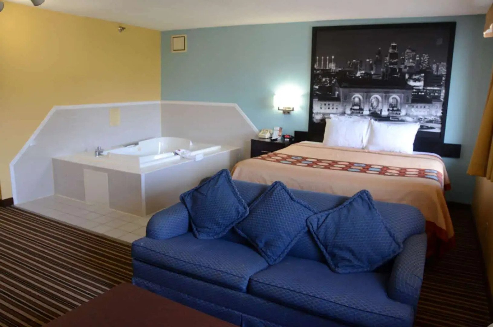 Super 8 by Wyndham Warrenton