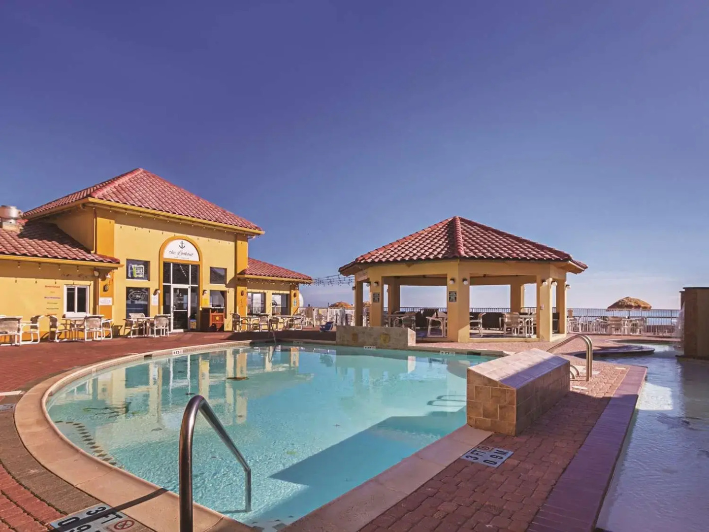 La Quinta Inn & Suites by Wyndham South Padre Island Beach