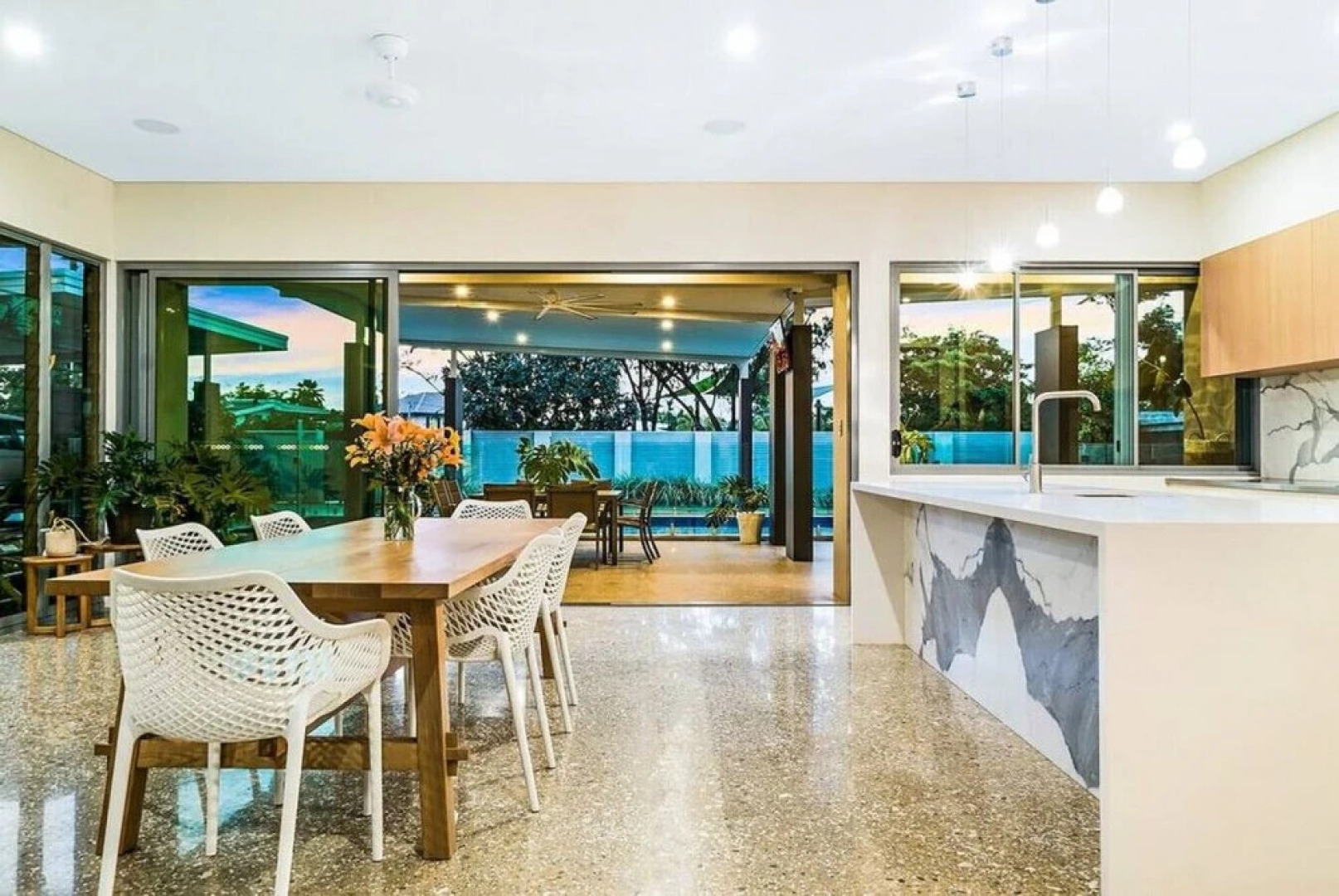 ZENLUX - 5BR Holiday Home with Pool