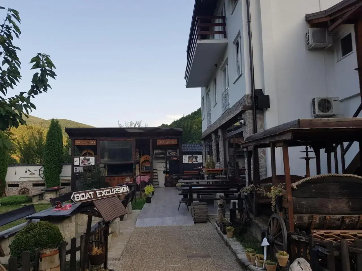 Rooms and Apartments Neron