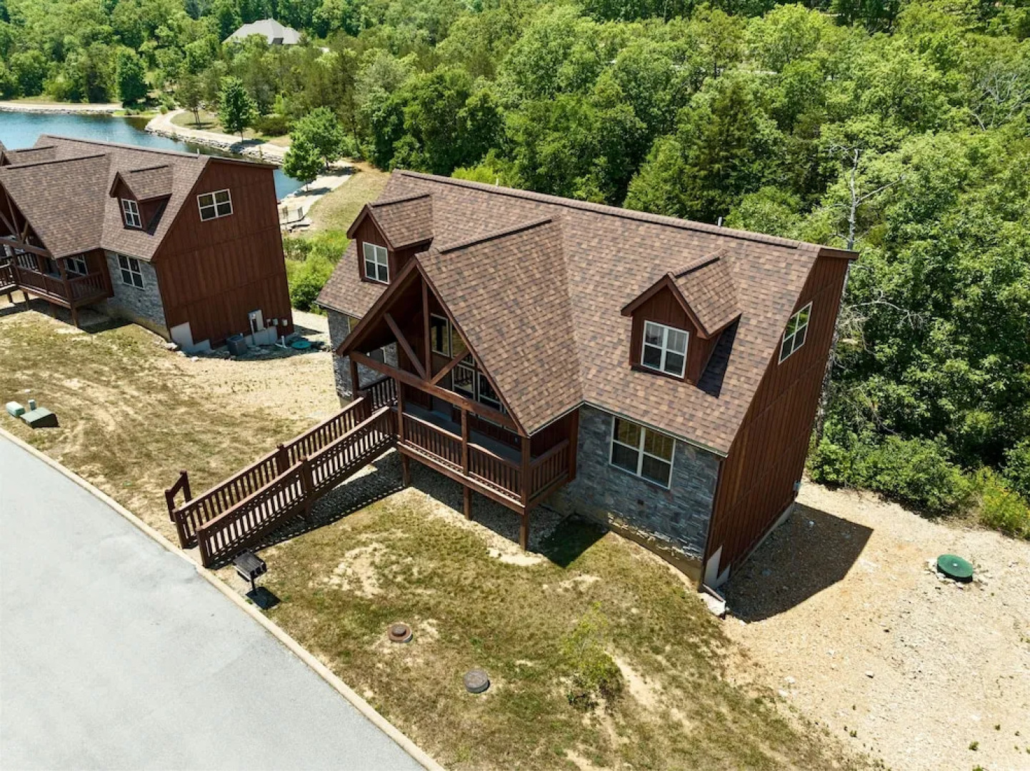 Timeless Memories Lodge 6 Bedroom Cabin by RedAwning