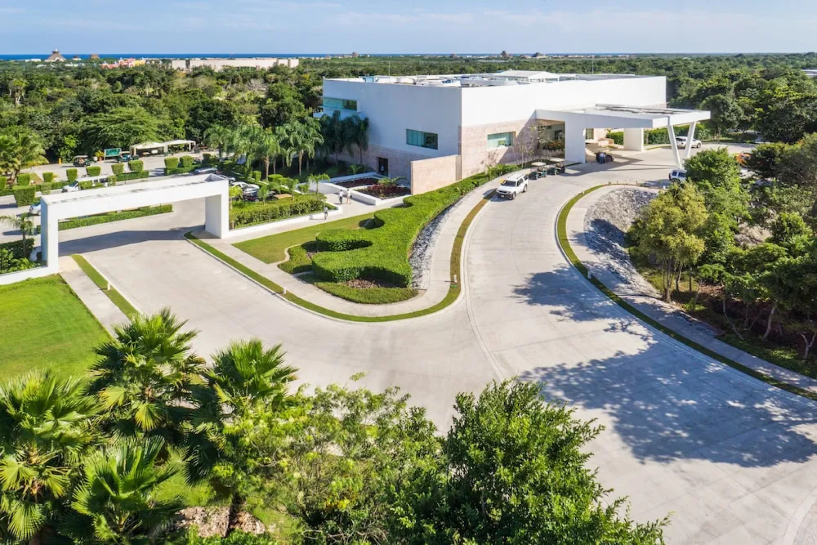 Bahia Principe Vacation Rentals - Four-Bedroom House