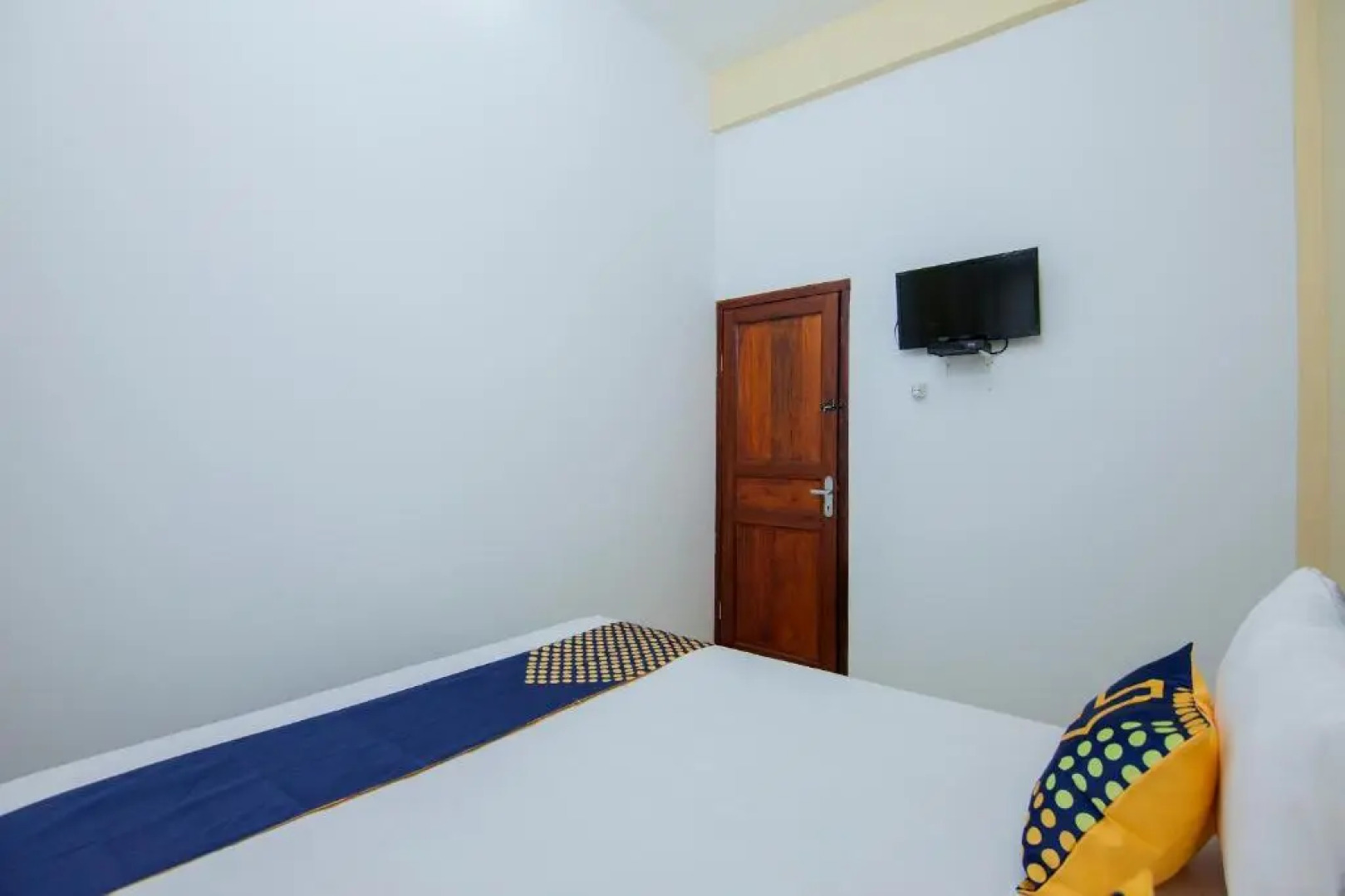 SPOT ON 2076 Hotel Stadion