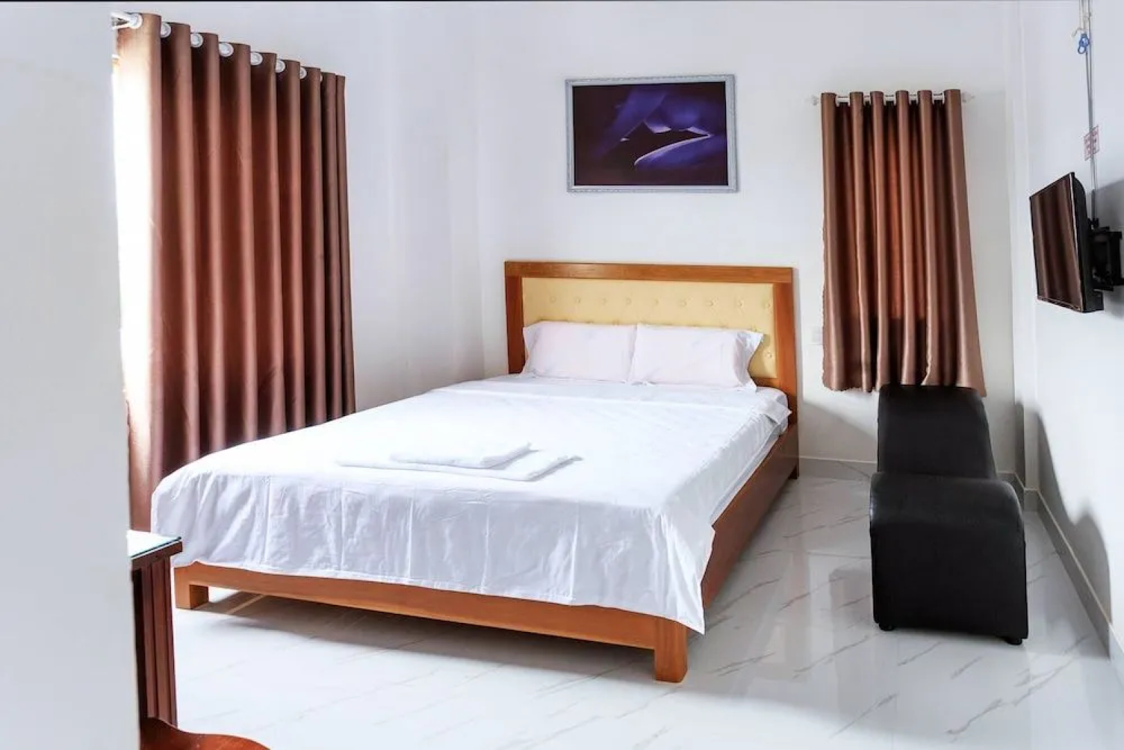 Khách Sạn Hoàng Nhi