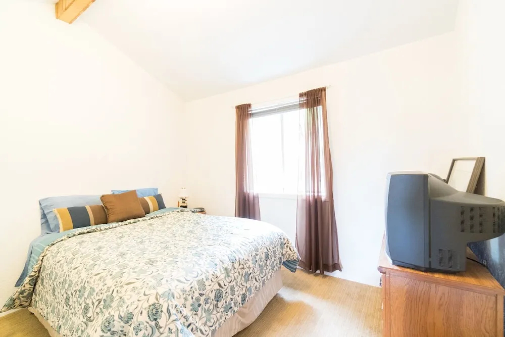Lee's Place 2 Bedrooms 1 Bathroom Home
