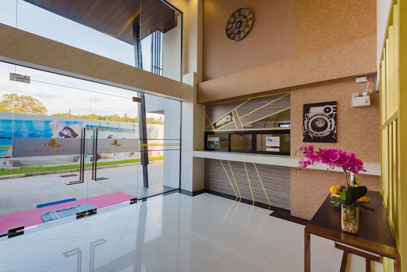 Royal Lee The Terminal Phuket Condominium by Cullinan R.