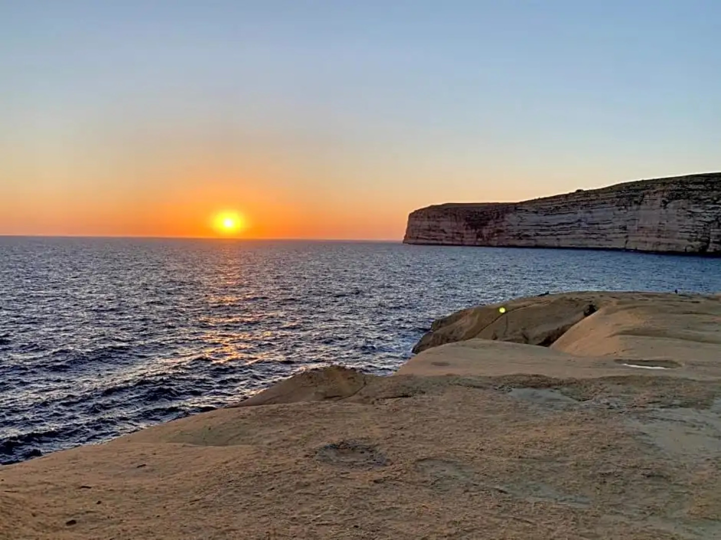 Private bedroom with balcony in a shared apartment at the Bay of Xlendi
