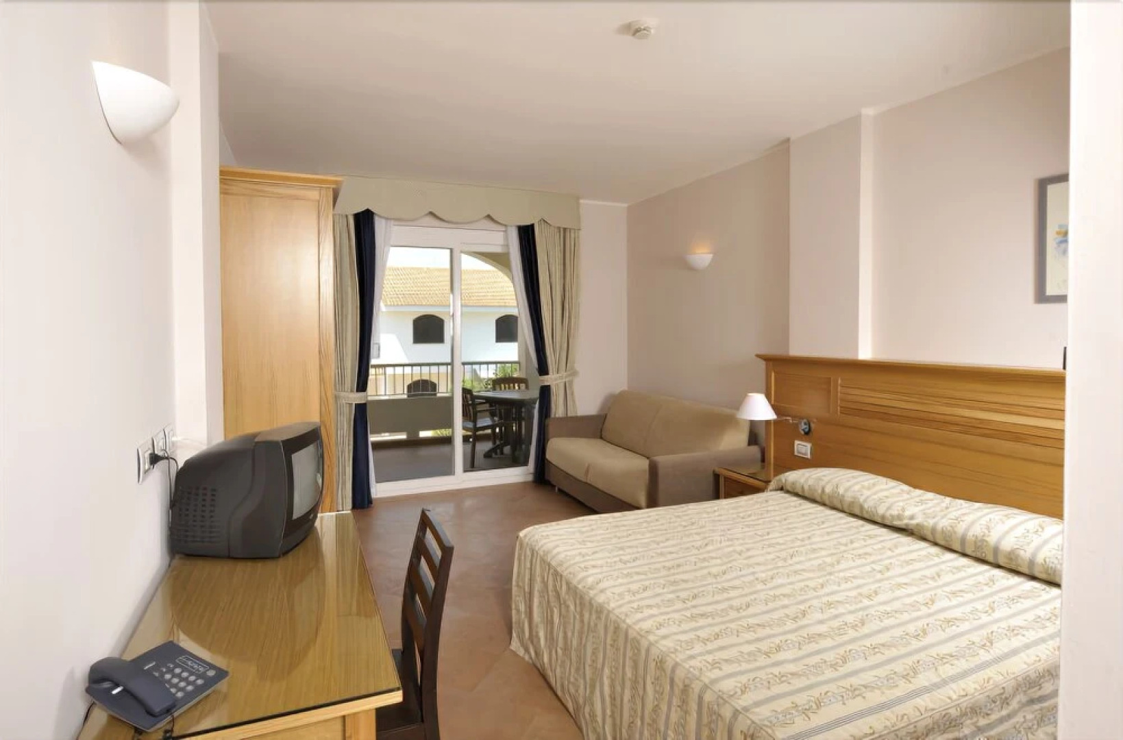 Santa Monica Resort & Village