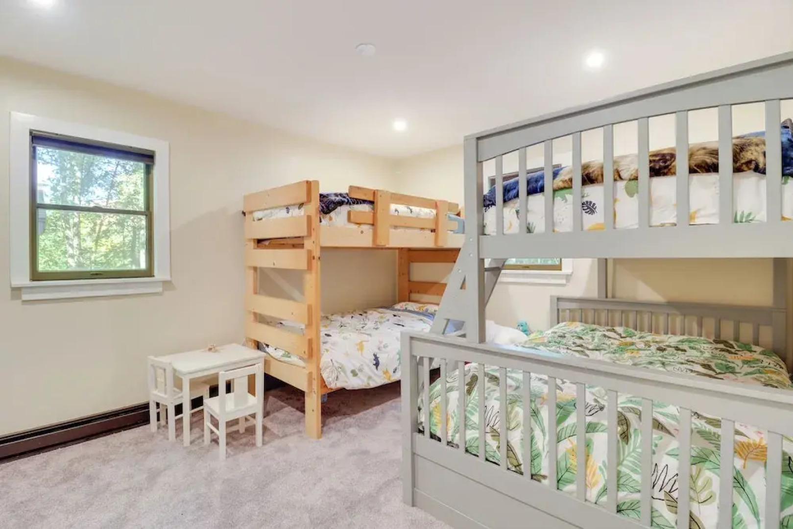 Community Beach Access: Modern Poconos Cabin!