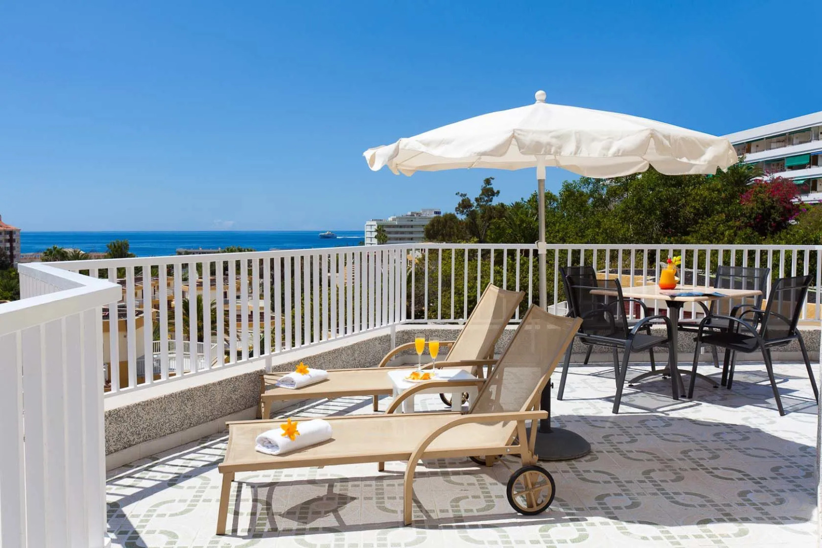 Checkin Bungalows Atlantida