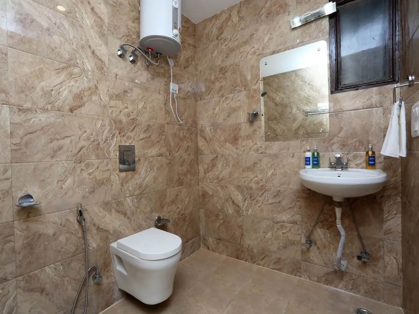 OYO Rooms Golf Course Road II