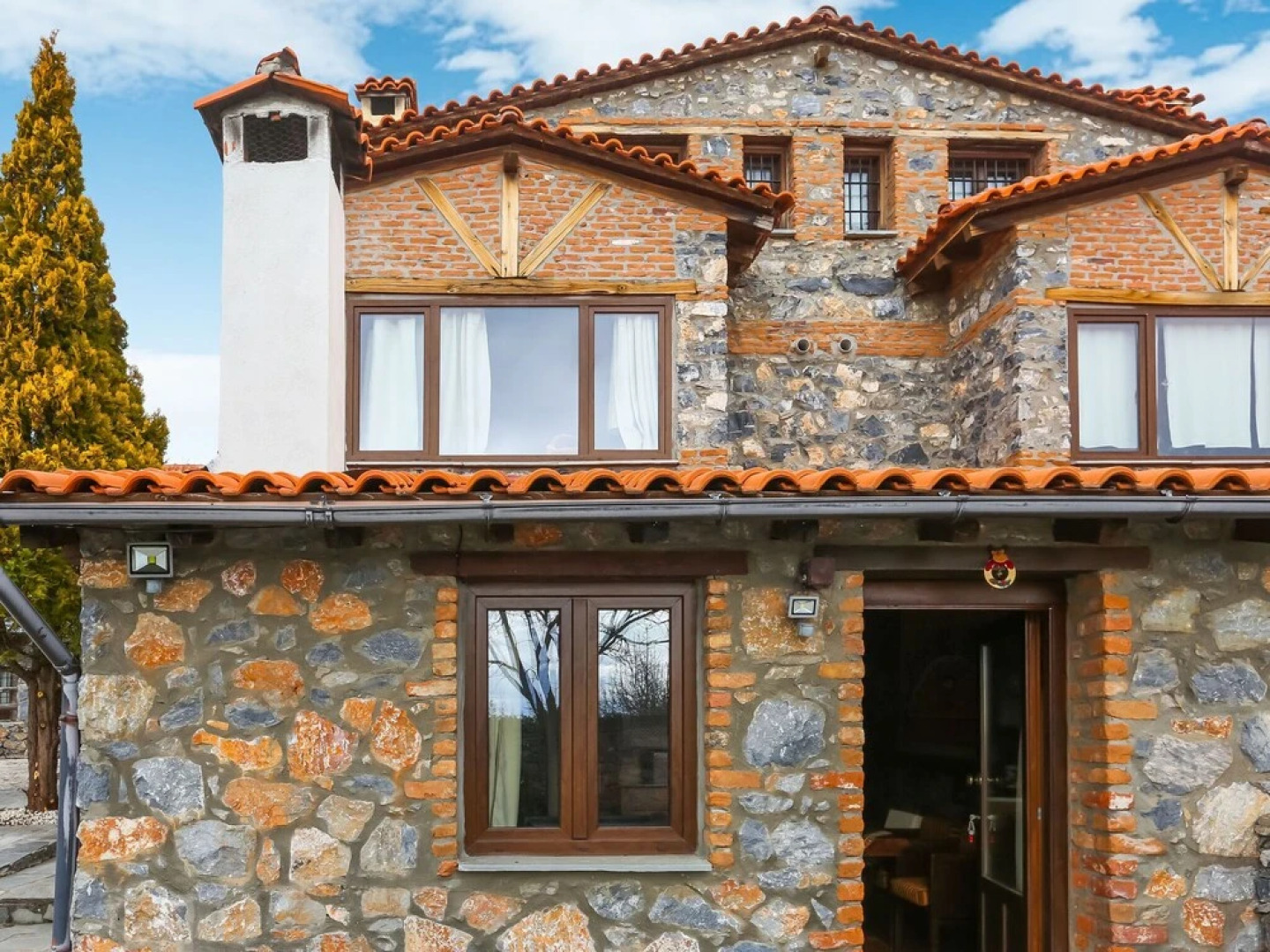 Traditional Holiday Home in Pella With Jacuzzi