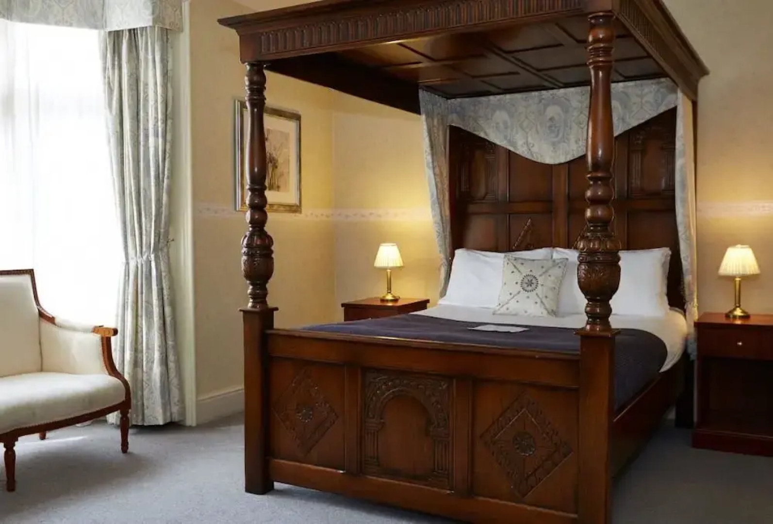 The Royal George Birdlip by Greene King Inns