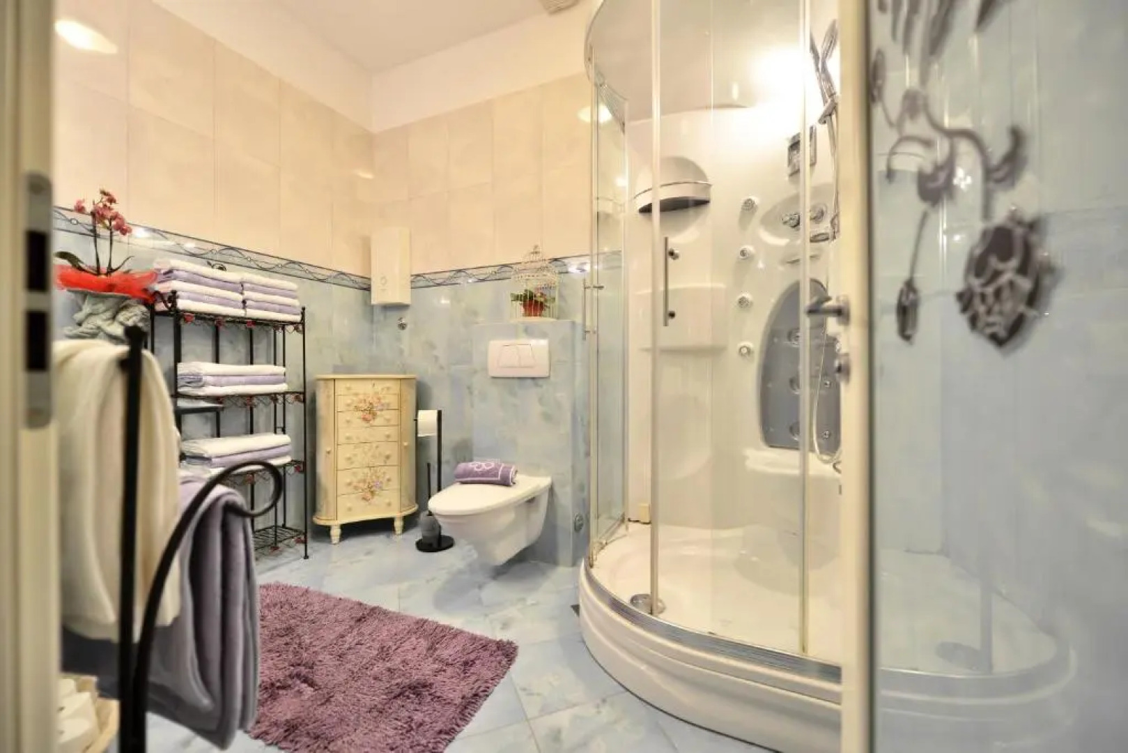 Luxury Seaside Apartment