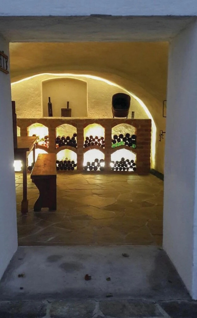 Stunning Home in Gaas With 2 Bedrooms