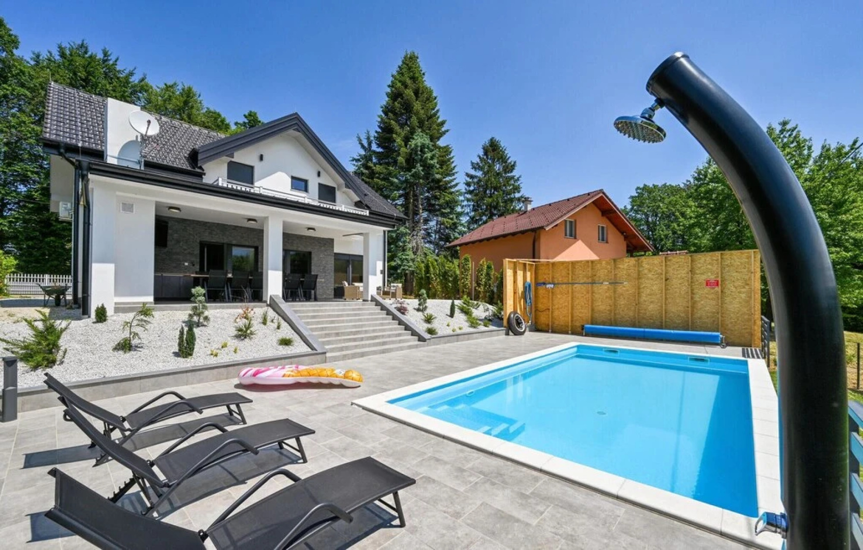 Nice Home in Stubicke Toplice With 5 Bedrooms, Outdoor Swimming Pool and Heated Swimming Pool