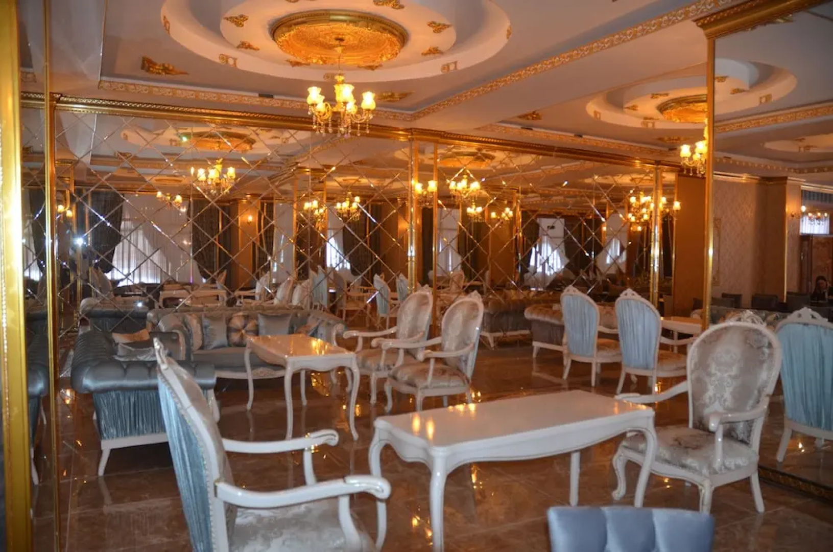Rakasta Boutique Hotel
