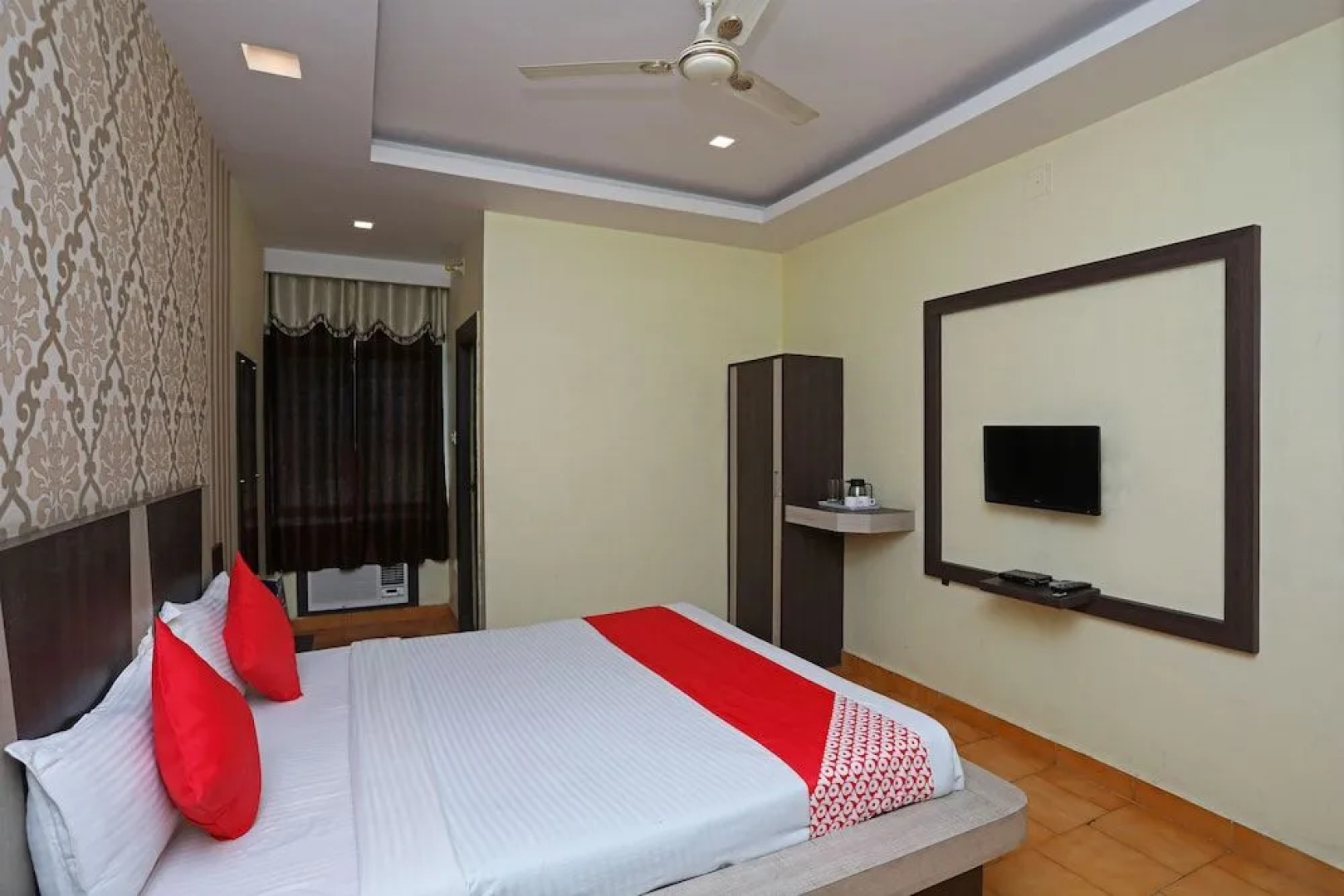 OYO 29689 Hotel Pramod