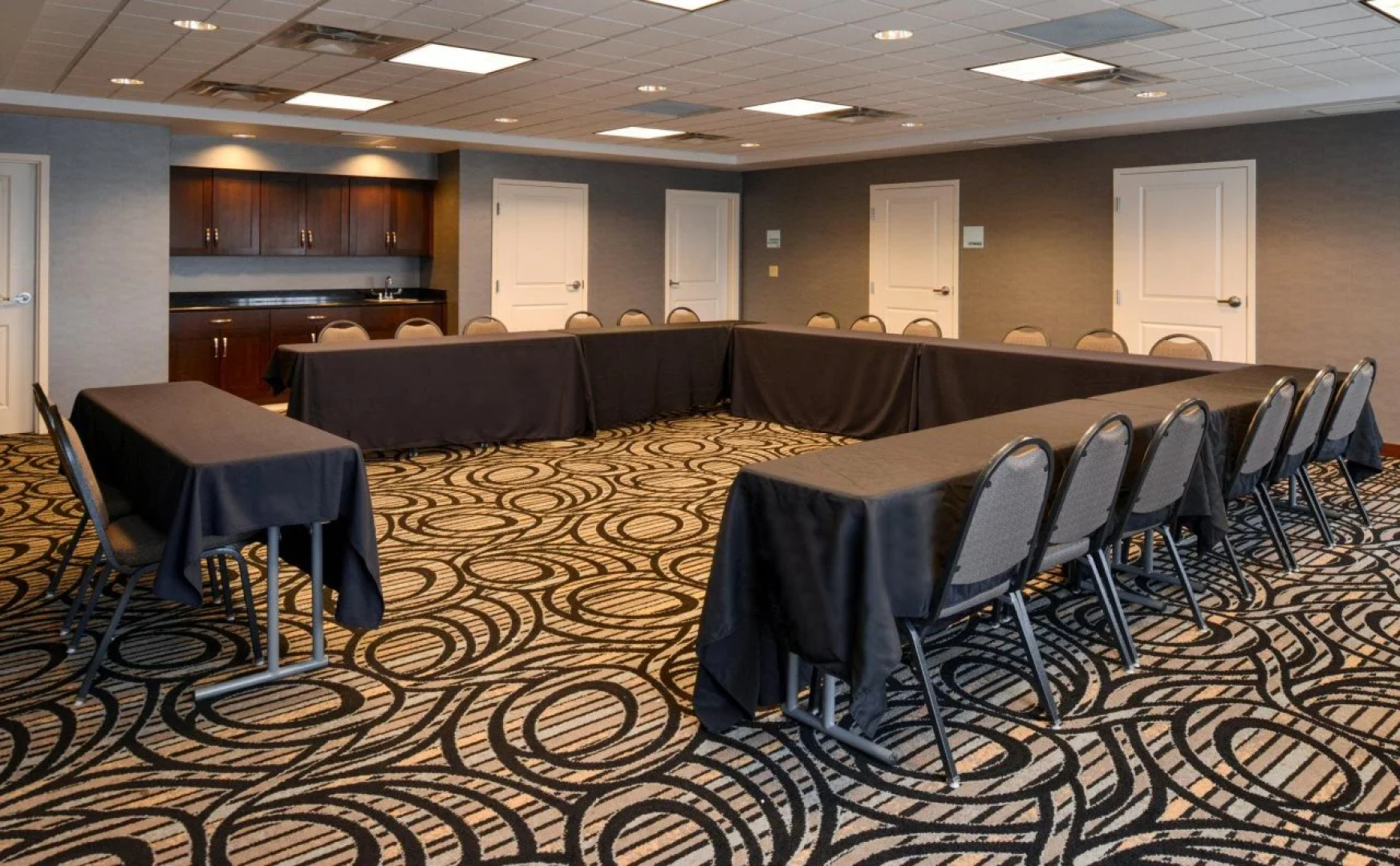 Holiday Inn Express & Suites Greenfield by IHG