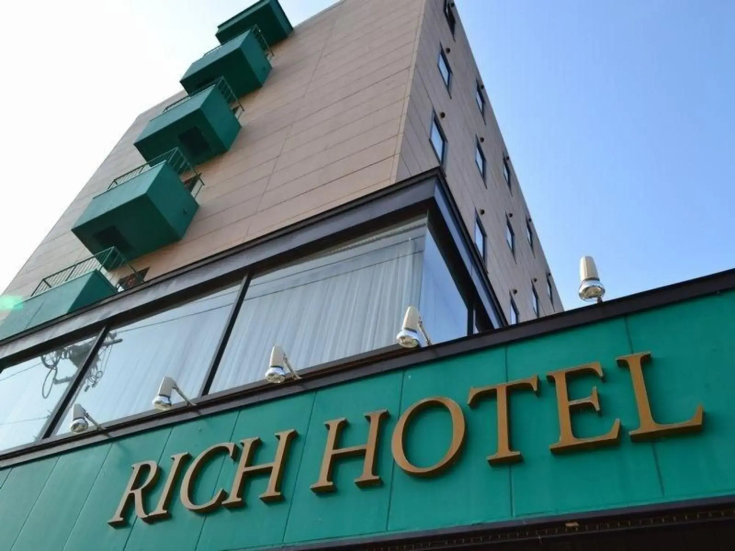Tendo Rich Hotel