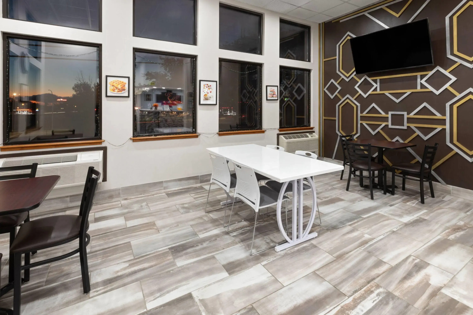 Super 8 by Wyndham Winona MN