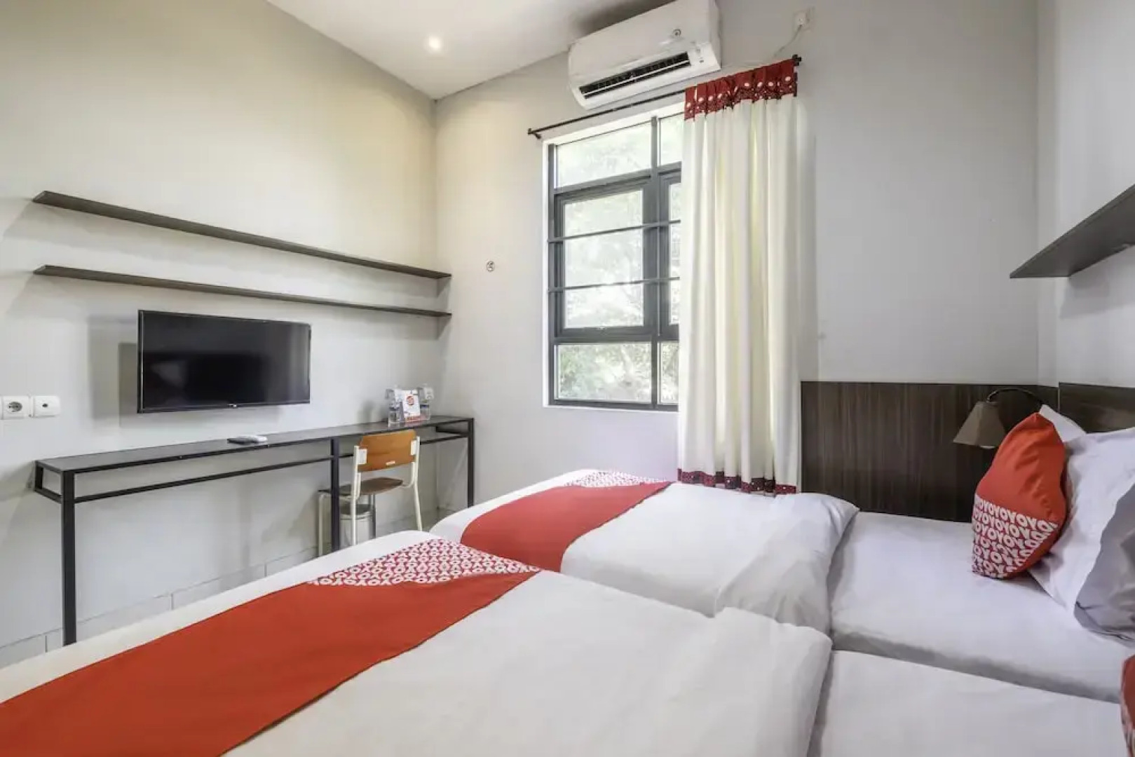 OYO 535 Cileunyi Residence