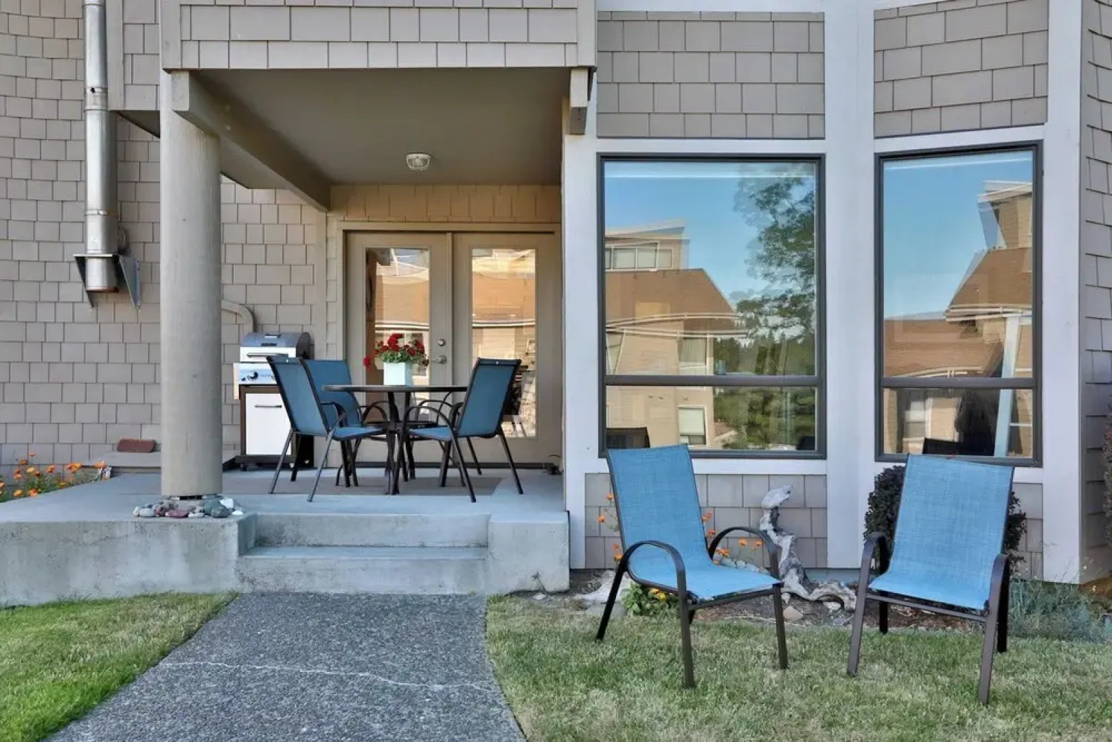 Beachfront Condo - Mutiny Bay by Avantstay Views