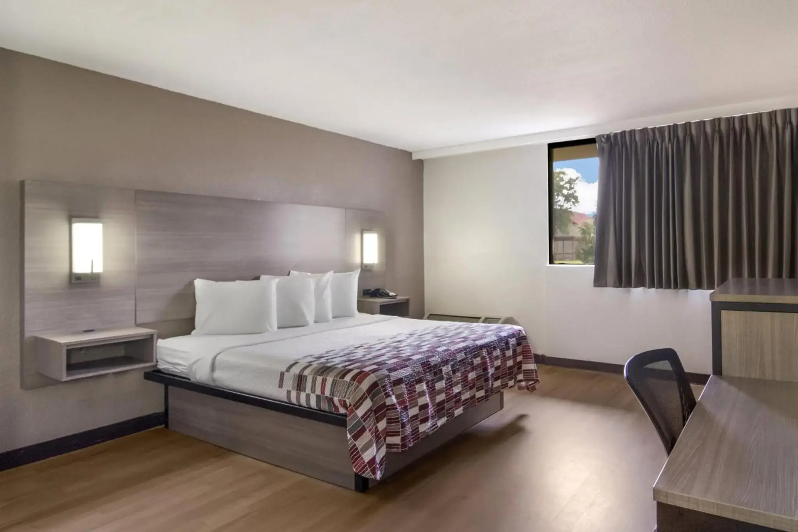 Red Roof Inn & Suites Brunswick I-95