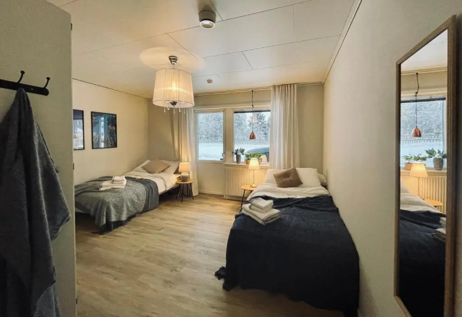 Just 5 minutes to H2green steel site 3BR apartment w/6 beds