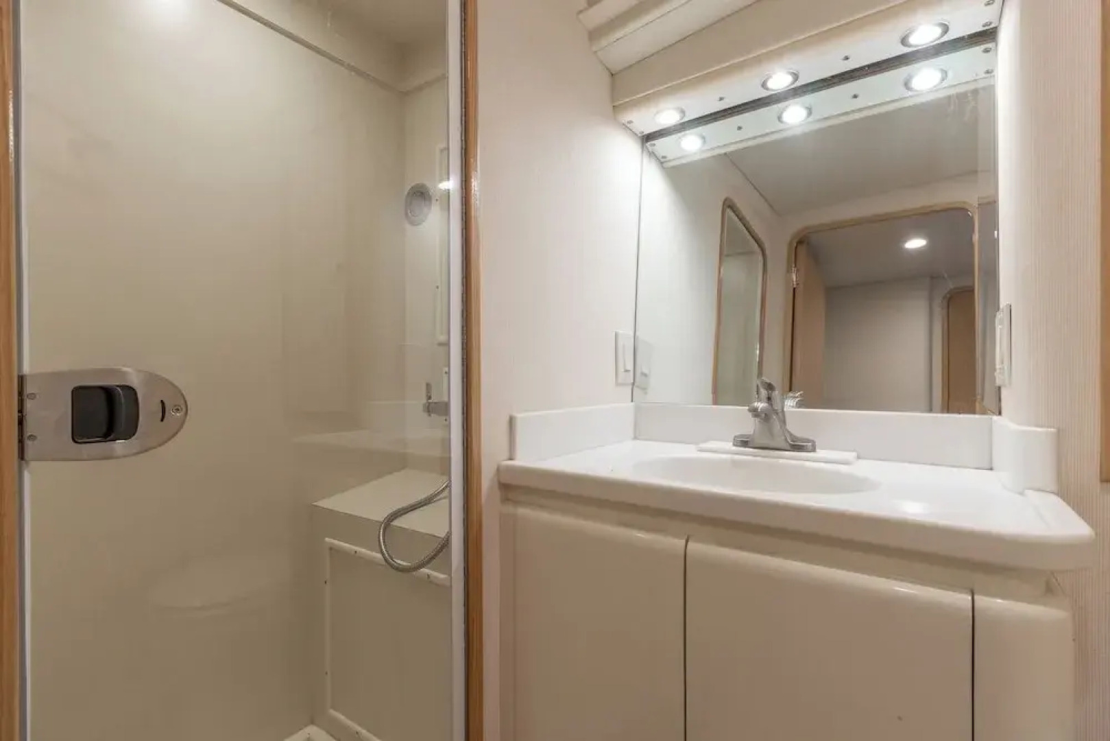 Tavern on the Bay Hotel & Marina