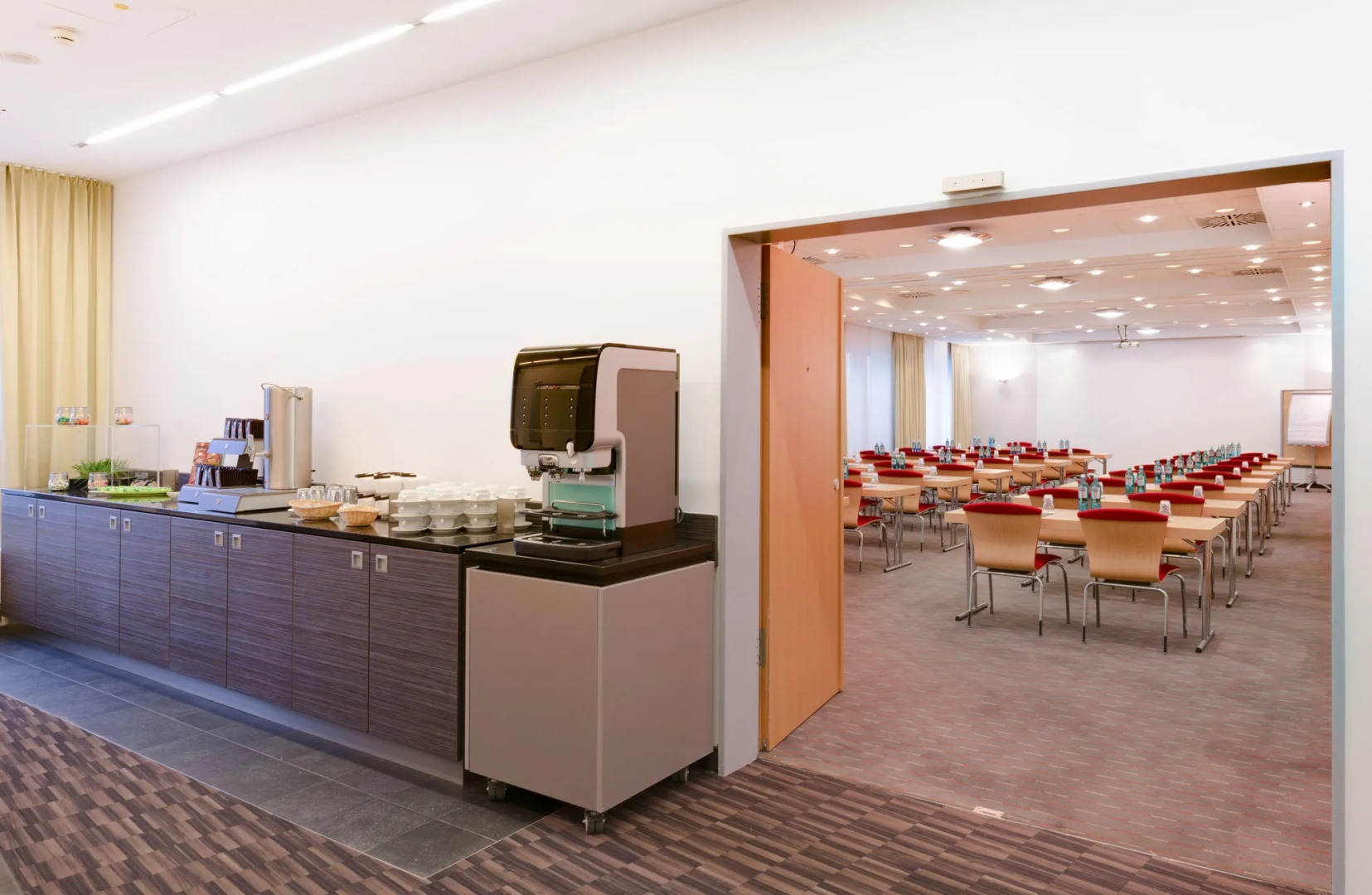 NOVINA HOTEL Wöhrdersee Nürnberg City