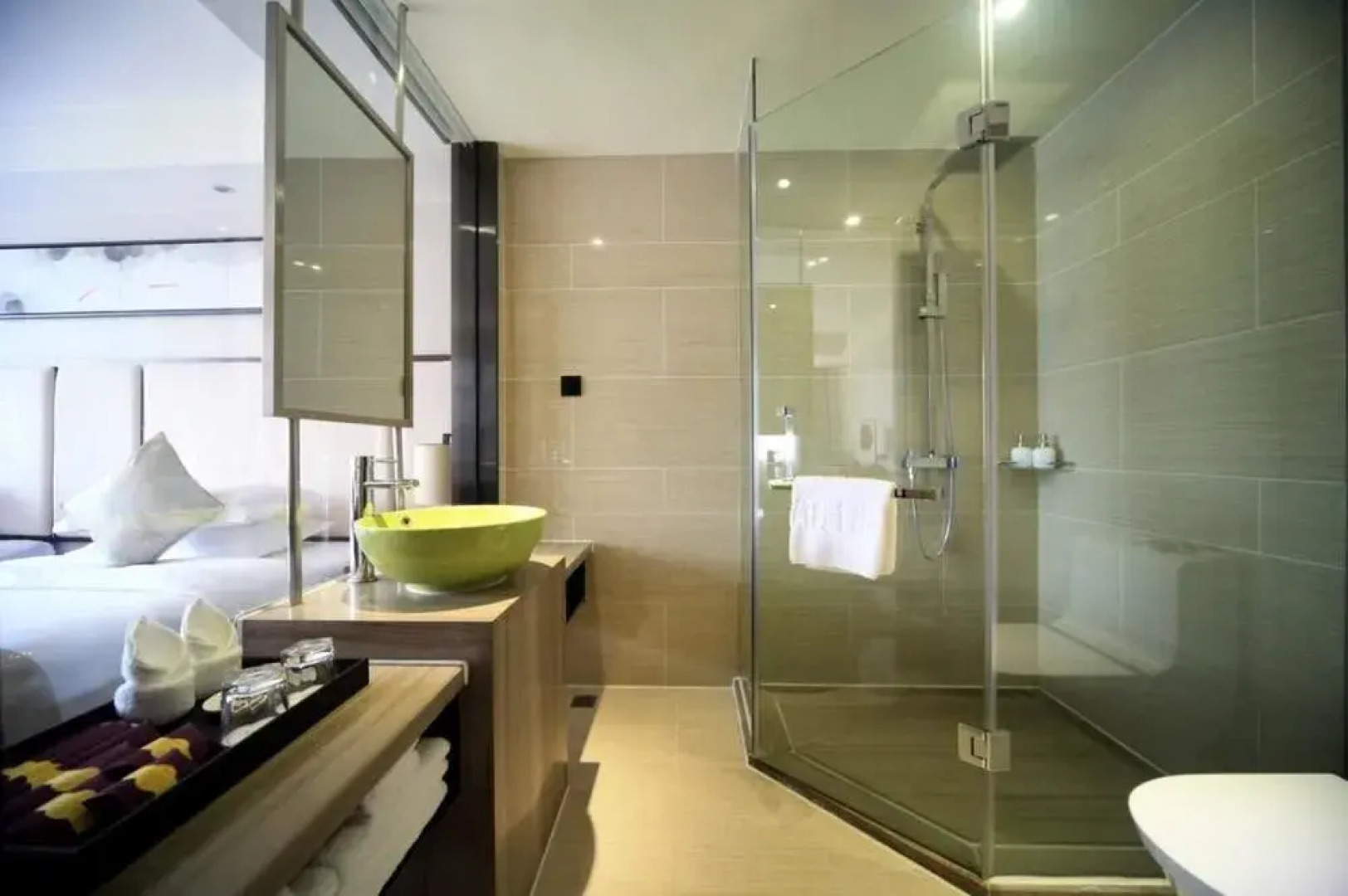 Dongfang Xuanyi Holiday Hotel