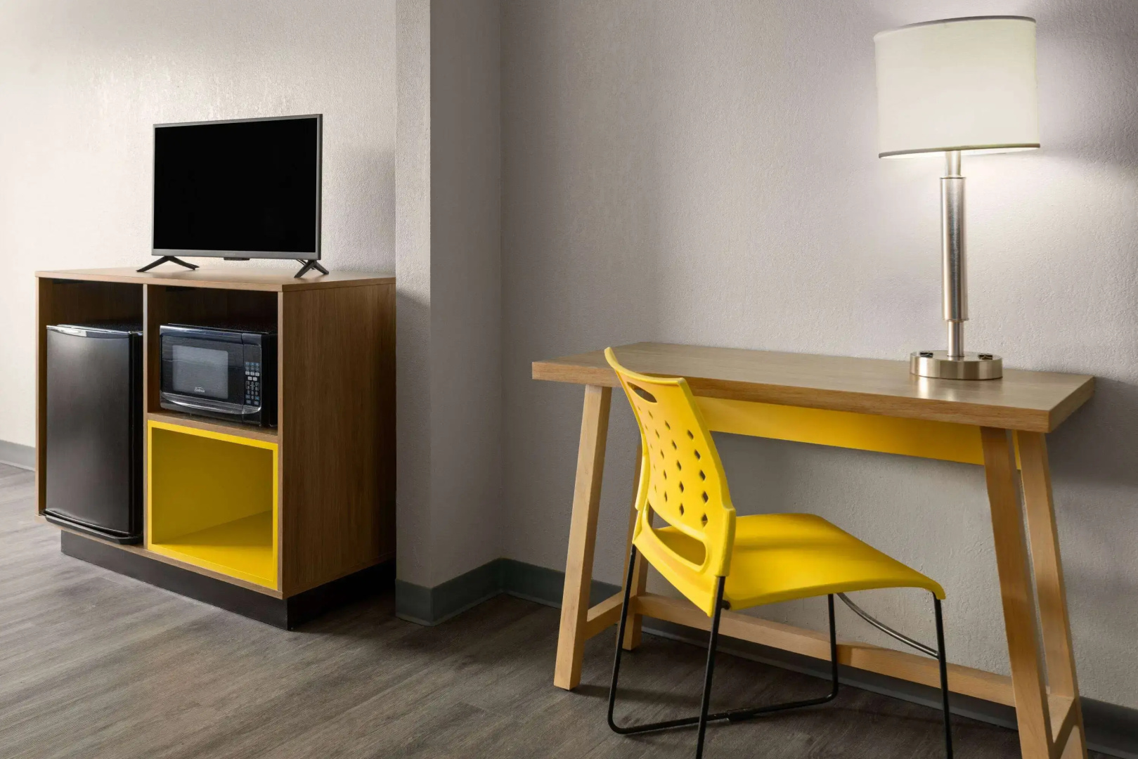 Days Inn & Suites by Wyndham Albany