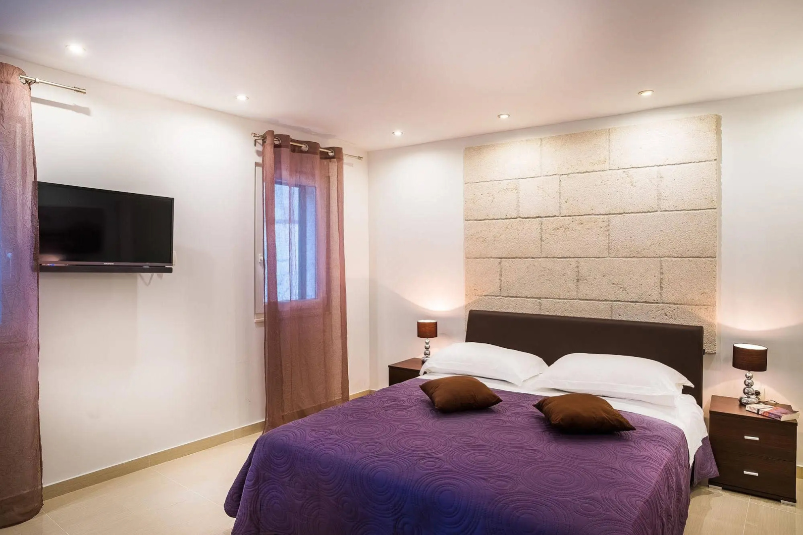 Split Oasis Apartments