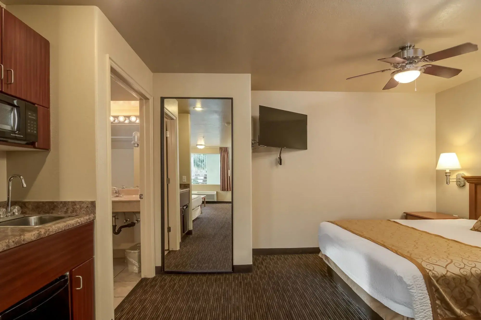 St. George Inn & Suites