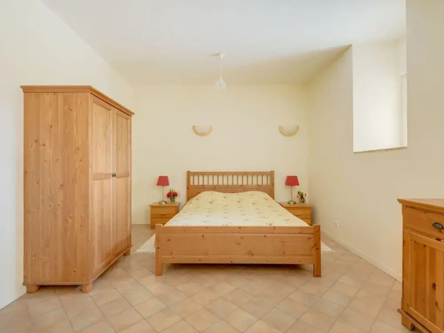 Secluded Holiday Home in Rustrel With Swimming Pool