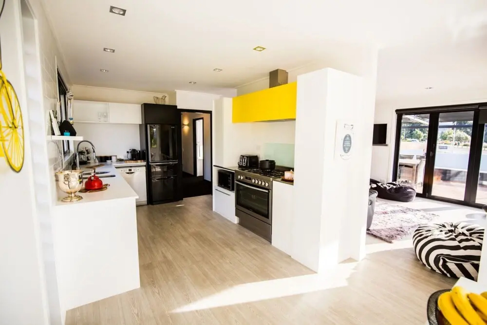 Wanaka Lakefront Gem